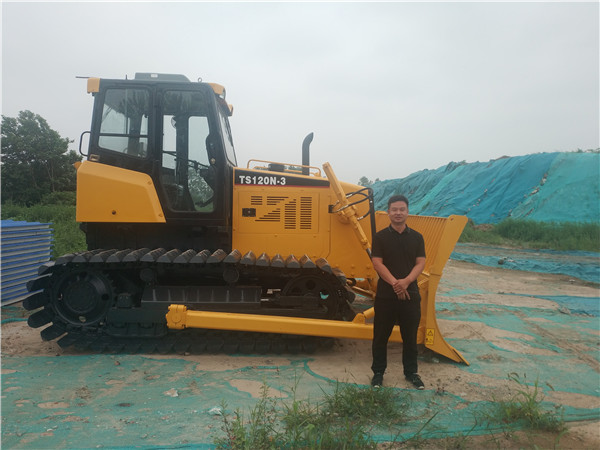 國(guó)機(jī)重工TS120N-3環(huán)衛(wèi)型推土機(jī)